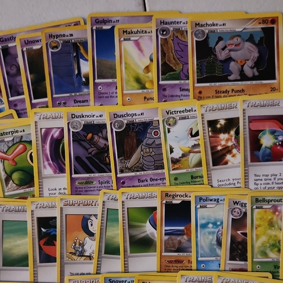 Assorted Pokemon Cards - Picture 4 of 14